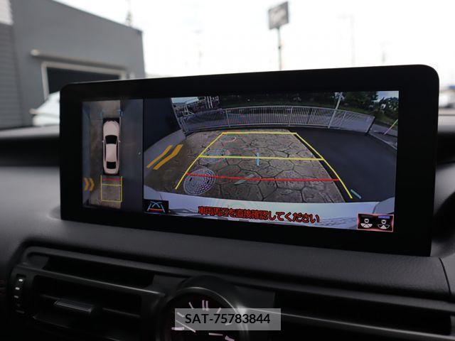 Lexus IS 2023-12 297908-13