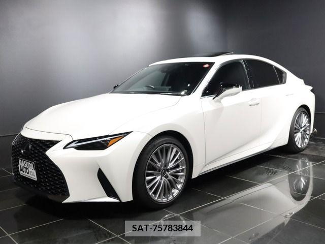 Lexus IS 2023-12 297908-0