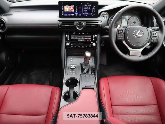 Lexus IS 2023-12 297908-7