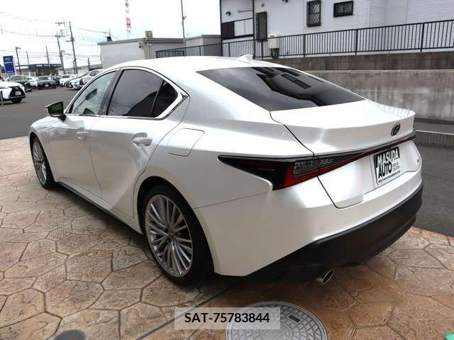 Lexus IS 2023-12 297908-4