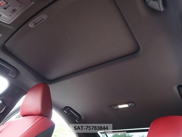 Lexus IS 2023-12 297908-22