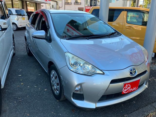 Toyota AQUA 2012-12 189998-0