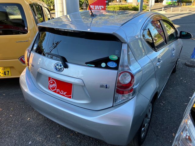 Toyota AQUA 2012-12 189998-2