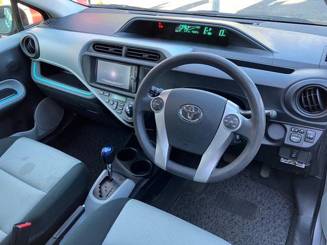 Toyota AQUA 2012-12 189998-4