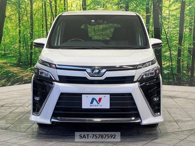 Toyota VOXY 2017-12 321556-15