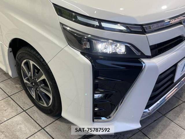 Toyota VOXY 2017-12 321556-13