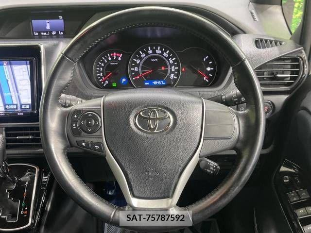 Toyota VOXY 2017-12 321556-12