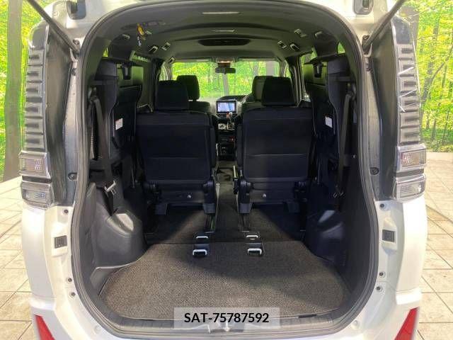 Toyota VOXY 2017-12 321556-11