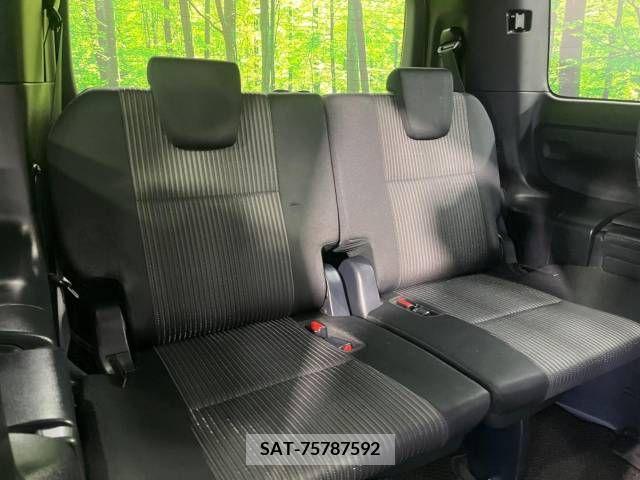 Toyota VOXY 2017-12 321556-10