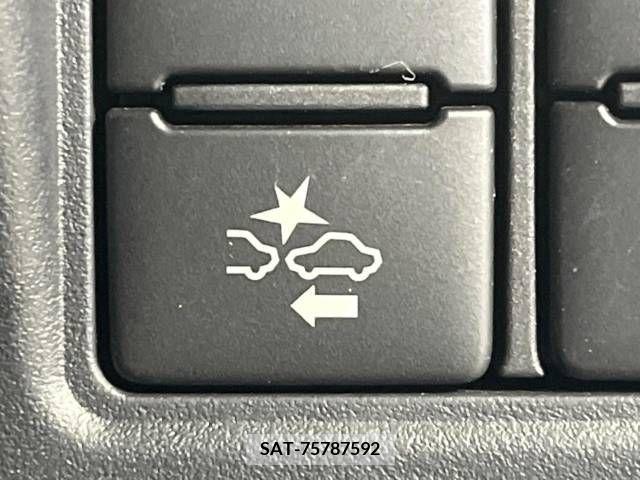 Toyota VOXY 2017-12 321556-4