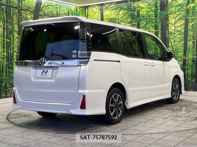 Toyota VOXY 2017-12 321556-18