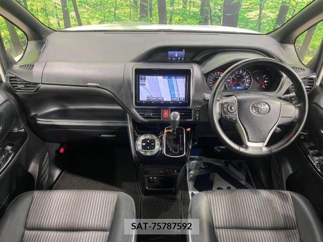 Toyota VOXY 2017-12 321556-1