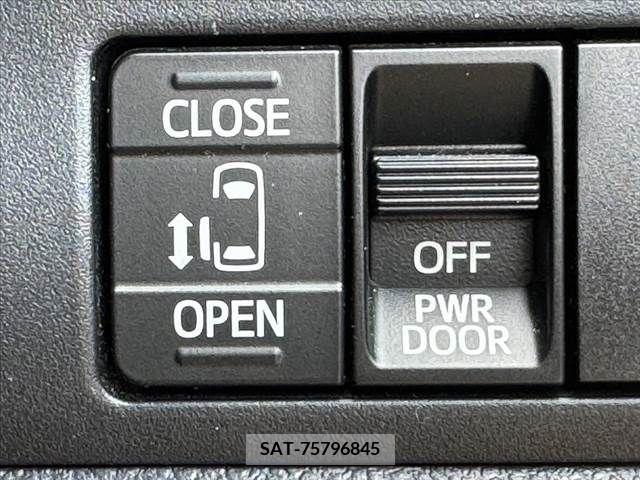 Toyota NOAH 2019-11 279556-4