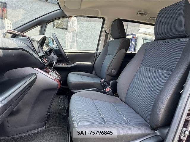 Toyota NOAH 2019-11 279556-16