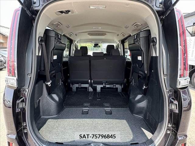 Toyota NOAH 2019-11 279556-22
