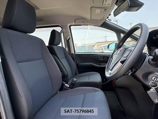 Toyota NOAH 2019-11 279556-15