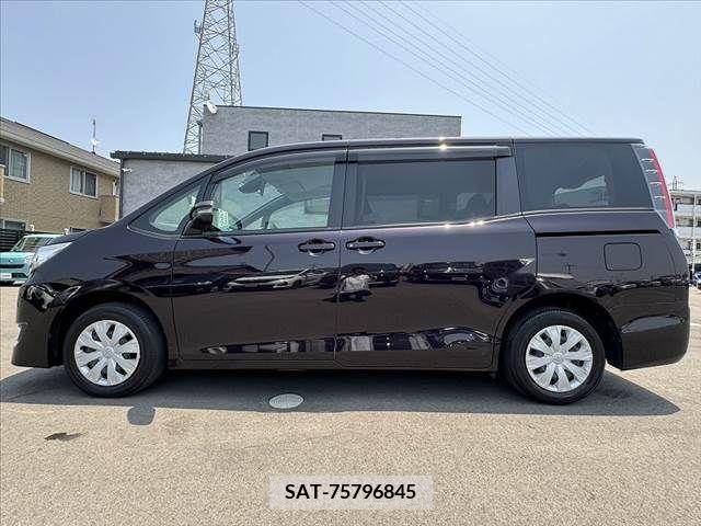 Toyota NOAH 2019-11 279556-10