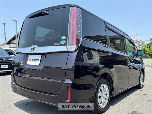 Toyota NOAH 2019-11 279556-14