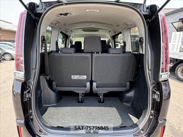 Toyota NOAH 2019-11 279556-21