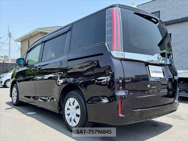 Toyota NOAH 2019-11 279556-12