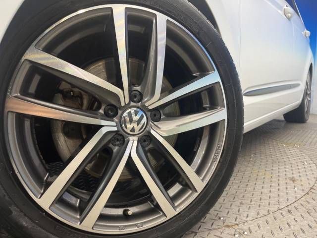 VolksWagen GOLF TOURAN 2017-10 189260-14