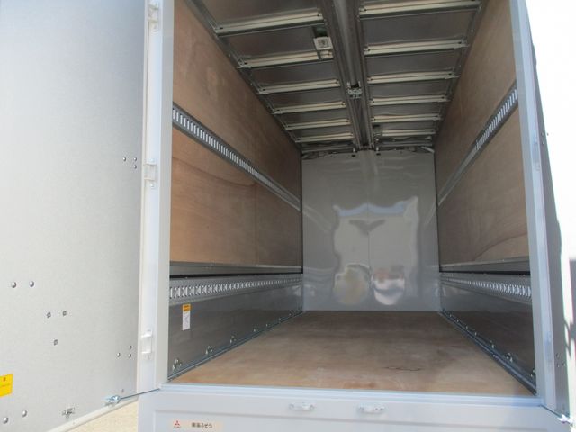 Mitsubishi CANTER 2023-10 13644-7