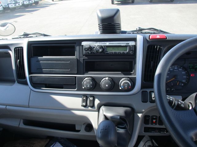 Mitsubishi CANTER 2023-10 13644-10