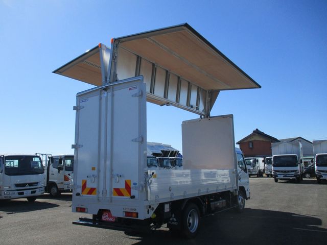 Mitsubishi CANTER 2023-10 13644-1