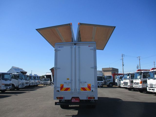 Mitsubishi CANTER 2023-10 13644-3