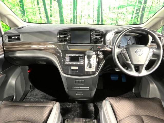 Nissan ELGRAND 2014-08 13926-1