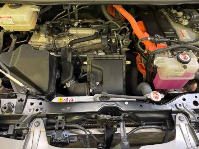 Toyota ESQUIRE 2018-11 9357-18