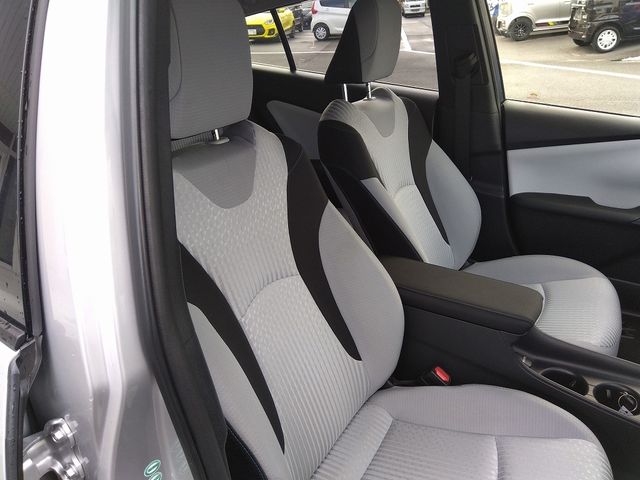Toyota PRIUS 2016-11 27155-17