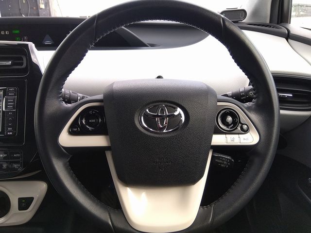 Toyota PRIUS 2016-11 27155-21