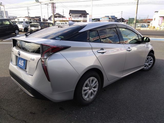 Toyota PRIUS 2016-11 27155-1