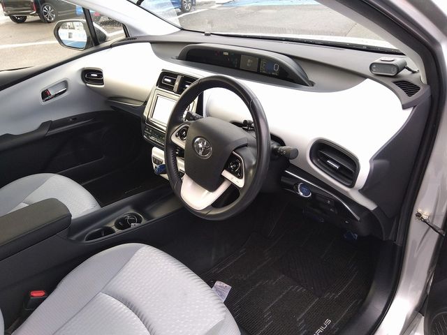 Toyota PRIUS 2016-11 27155-16
