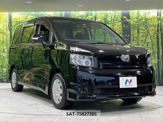 Toyota VOXY 2009-11 349031-17