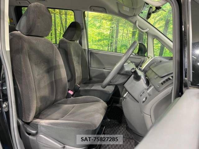 Toyota VOXY 2009-11 349031-8