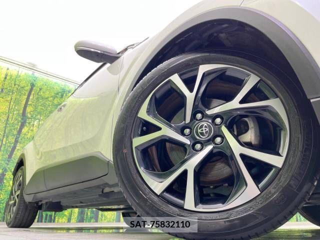 Toyota C-HR 2017-11 346649-13