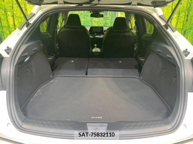 Toyota C-HR 2017-11 346649-10