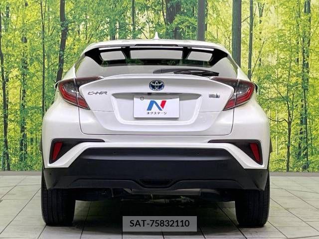 Toyota C-HR 2017-11 346649-15