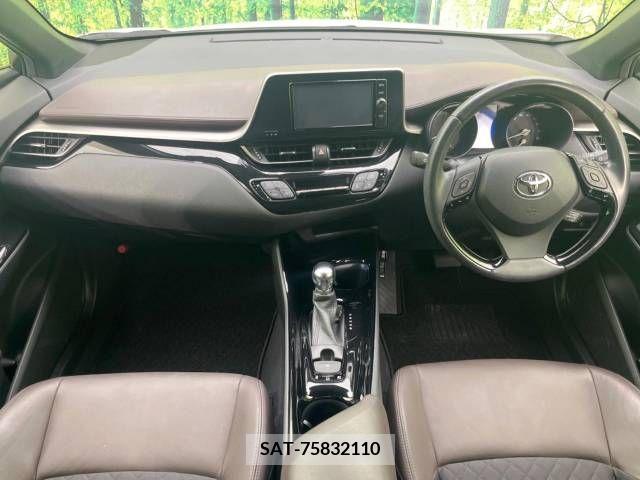 Toyota C-HR 2017-11 346649-1