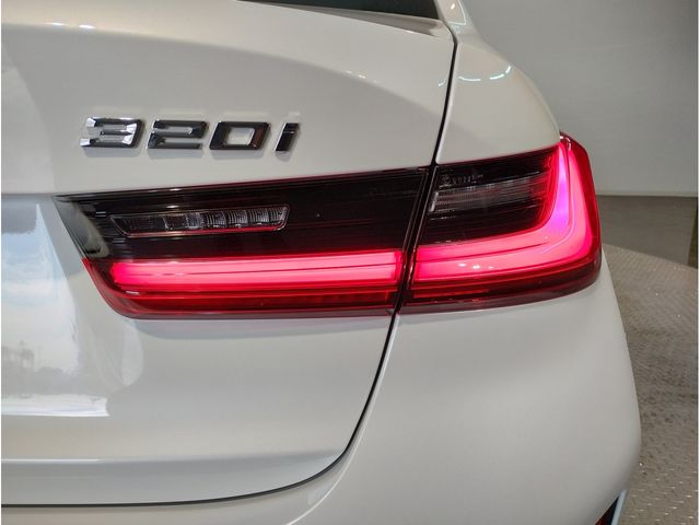 Bmw 3 SERIES 2023-02 16974-17