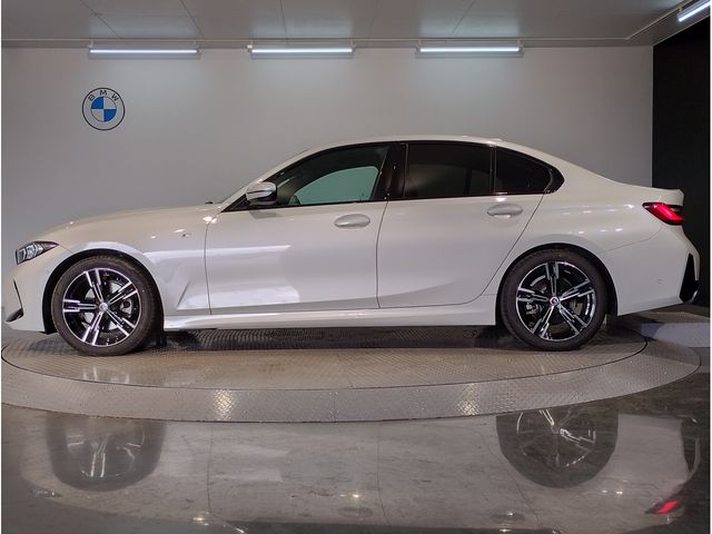Bmw 3 SERIES 2023-02 16974-1