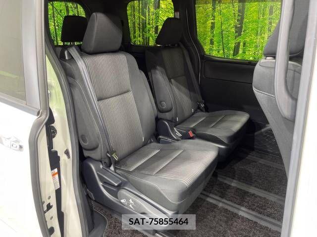 Toyota VOXY 2019-07 289043-9