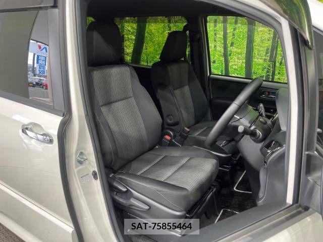 Toyota VOXY 2019-07 289043-8