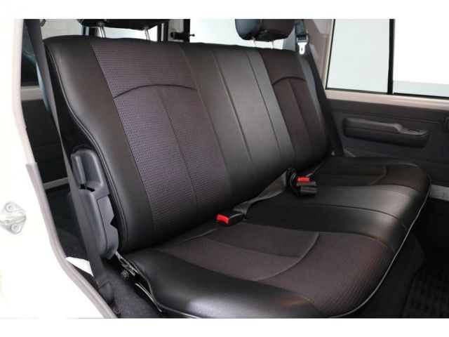 Toyota LAND CRUISER 2015-01 994-6