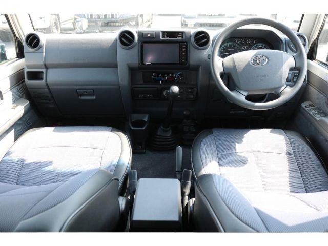 Toyota LAND CRUISER 2015-01 994-1