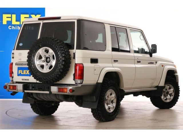 Toyota LAND CRUISER 2015-01 994-3