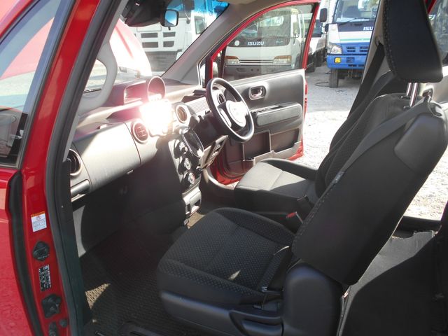 Toyota SPADE 2017-03 28884-10