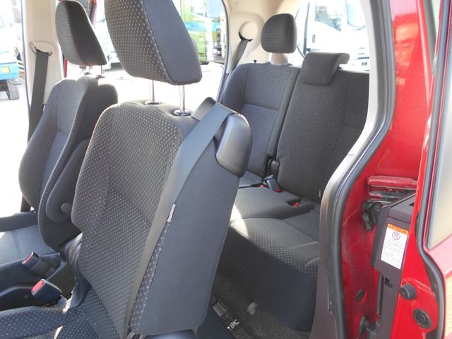 Toyota SPADE 2017-03 28884-11